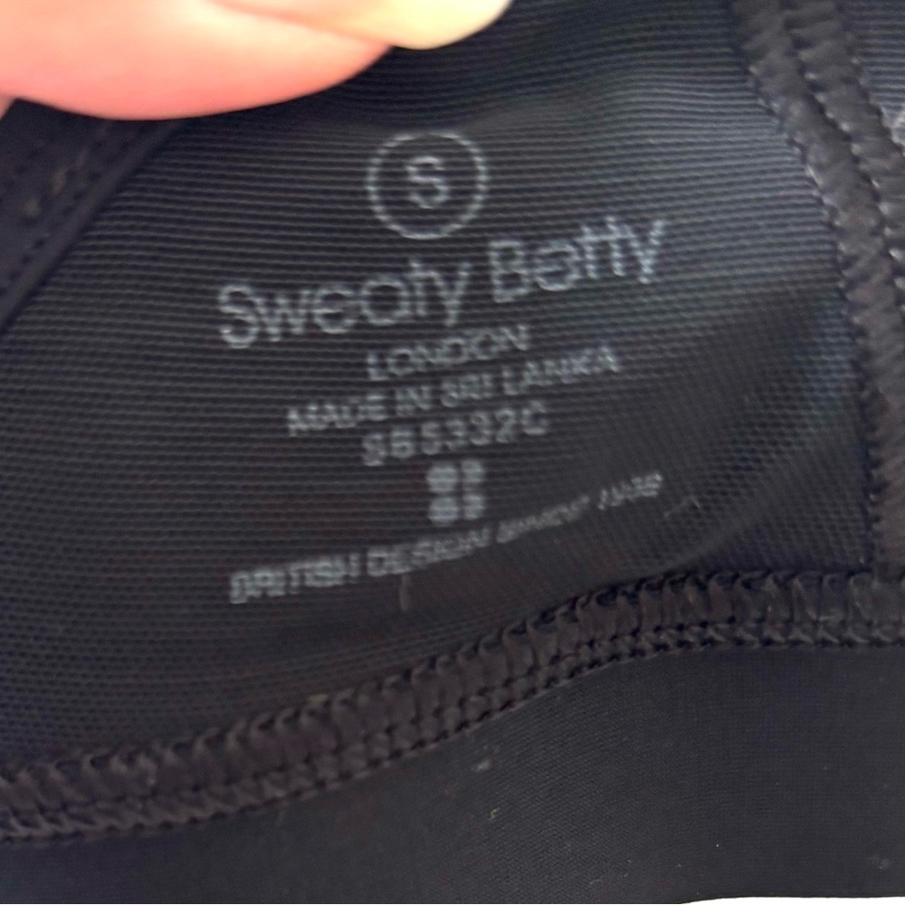 NWOT Sweaty Betty London Circut Black Sports Bra Workout SZ S - Picture 4 of 9